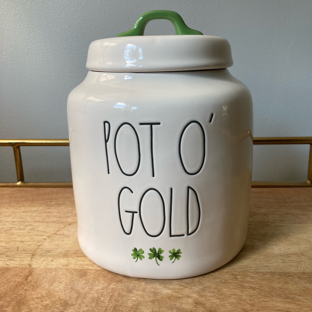 Rae Dunn St Patrick’s Day Pot O’ Gold Canister 💚